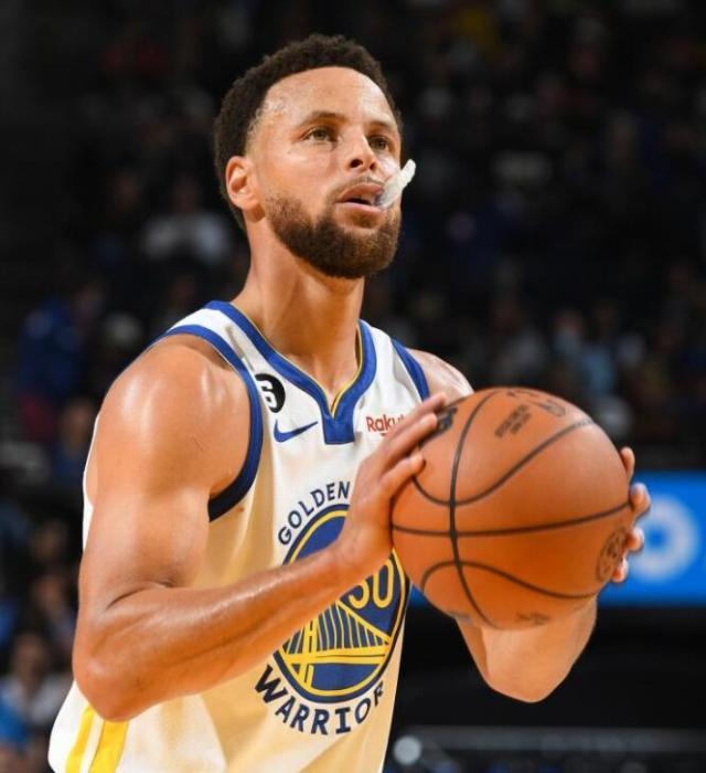 1666620112248018156.jpg 库里.jpg